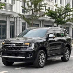 Alternative view of ford everest