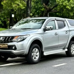 Alternative view of Mitsubishi Triton 2WD AT