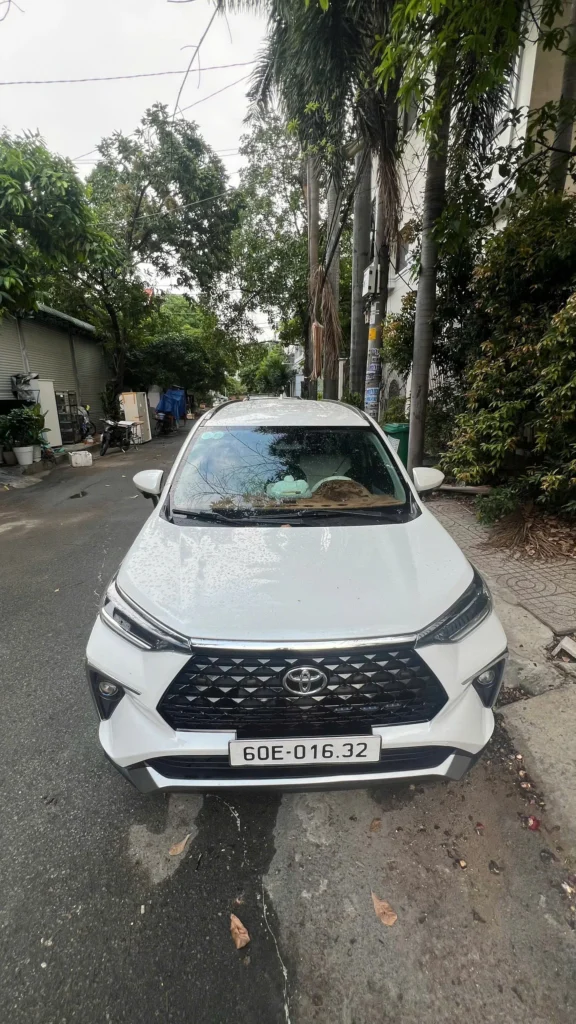 TOYOTA VELOZ CROSS