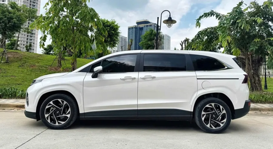 hyundai custin - Ảnh 3