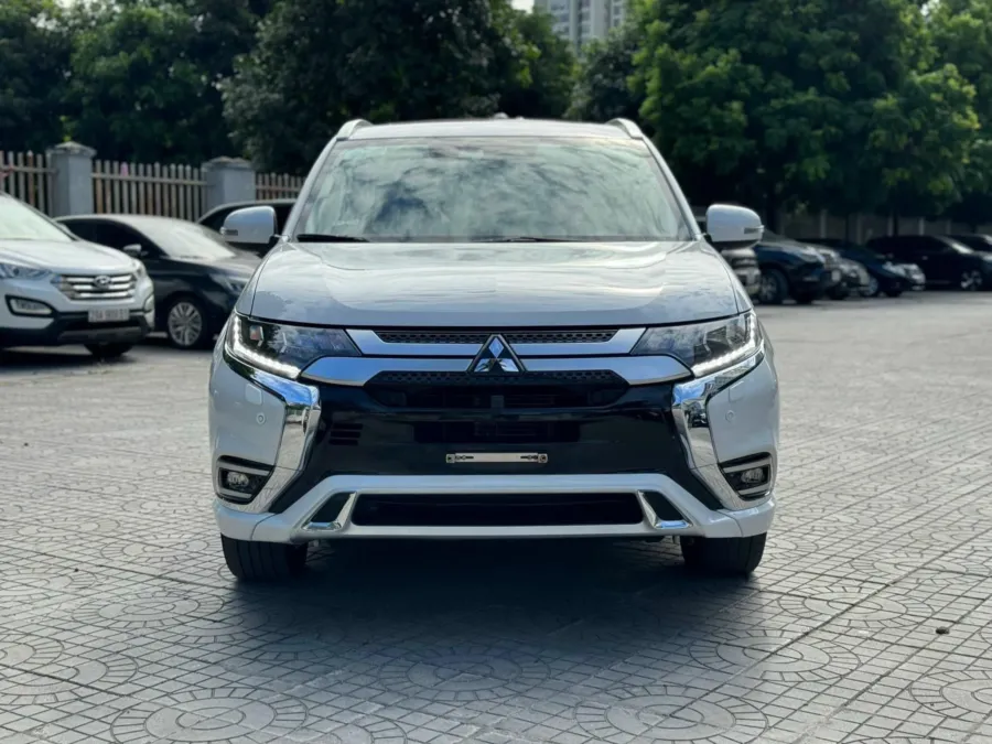 mitsubishi outlander - Ảnh 2