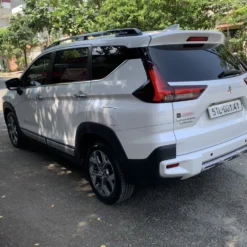 Alternative view of mitsubishi xpander cross